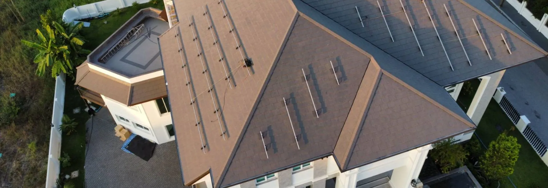 นพกรทรัพาเซอร์วิส ติดตั้งโครงเหล็กโซลาเซลล์